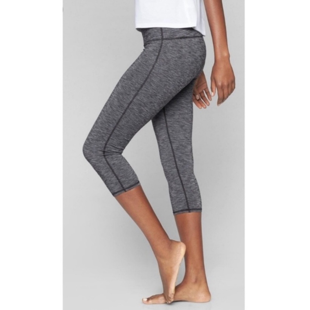 Athleta Energy Chatarunga Yoga Capri Leggings